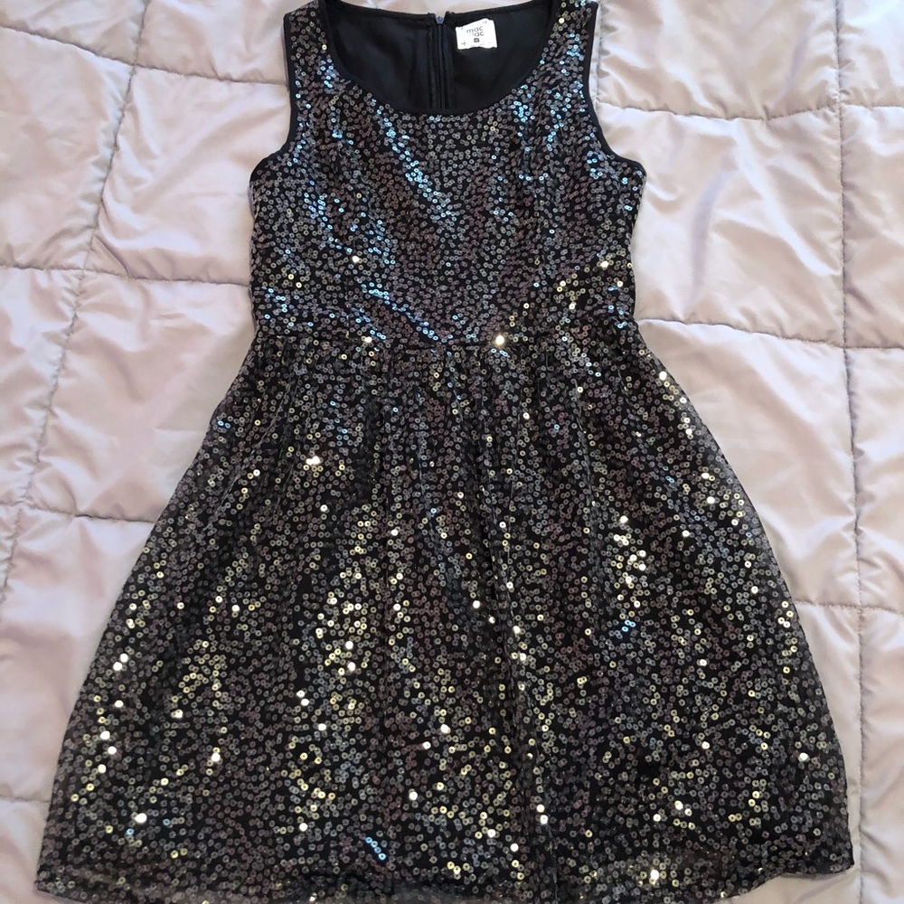Girl’s Dress